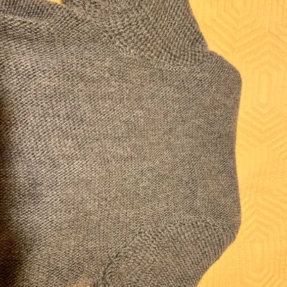 Sweater/Shrug - Picture 8 of 9